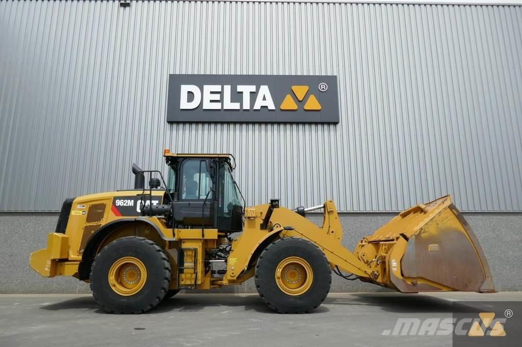 CAT 962M Kolesové nakladače