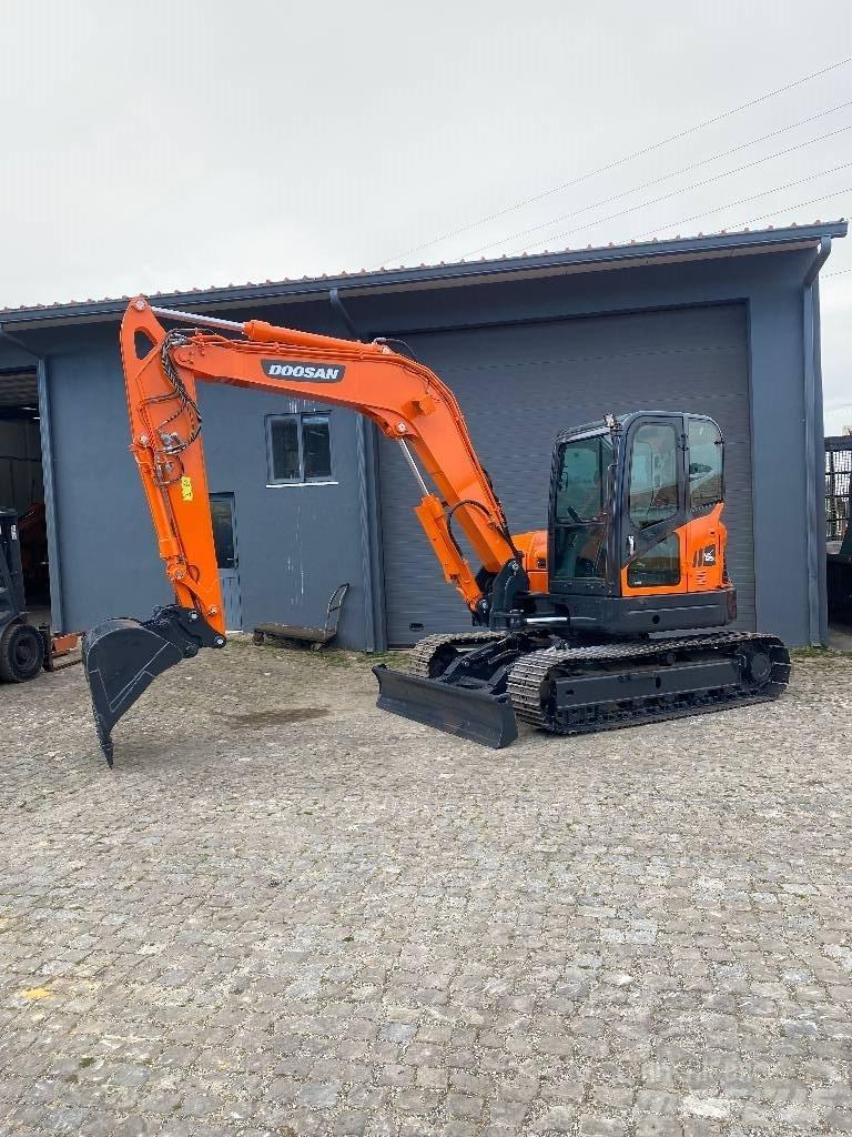 Doosan DX 85 R-3 Midi rýpadlá 7 t - 12 t