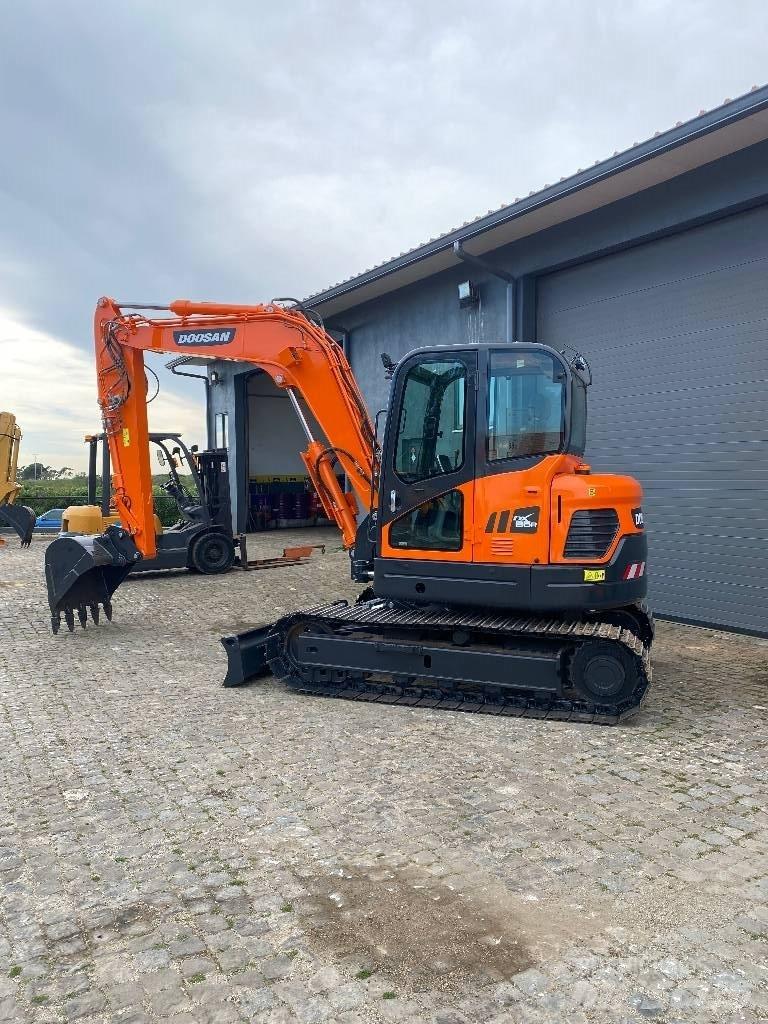 Doosan DX 85 R-3 Midi rýpadlá 7 t - 12 t
