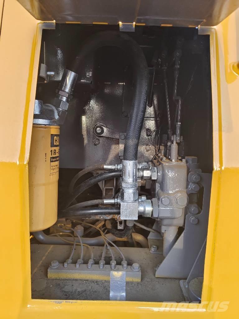 CAT D 5 K Pásové dozéry