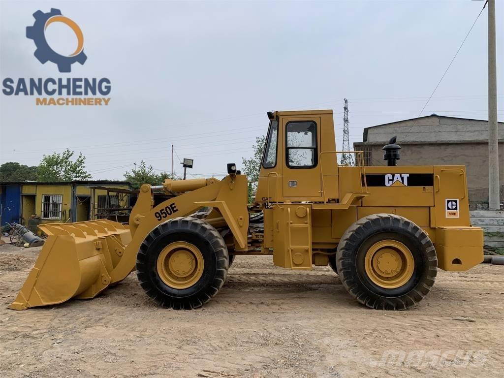 CAT 950E Kolesové nakladače