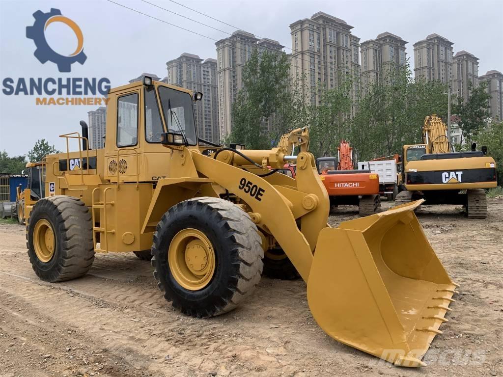 CAT 950E Kolesové nakladače