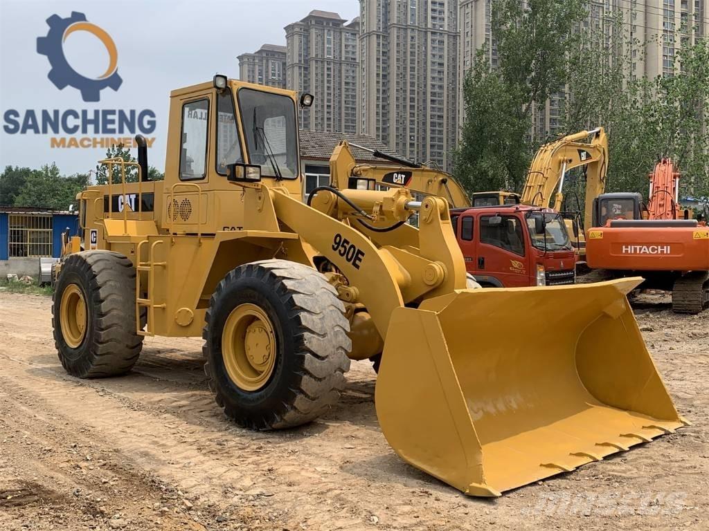 CAT 950E Kolesové nakladače