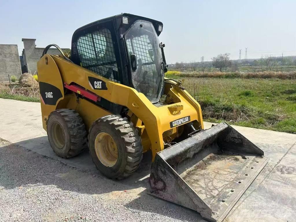 CAT 246 C Šmykom riadené nakladače