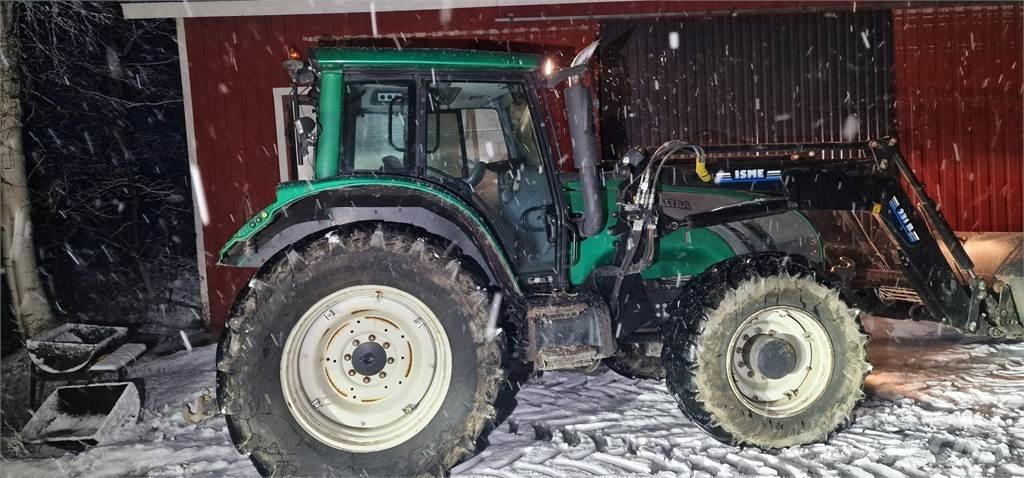 Valtra T182 Traktory