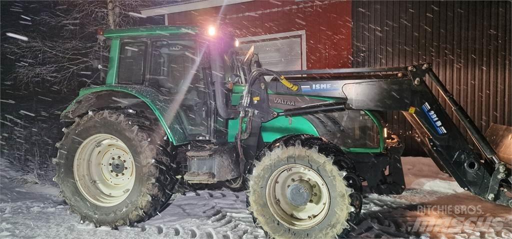 Valtra T182 Traktory