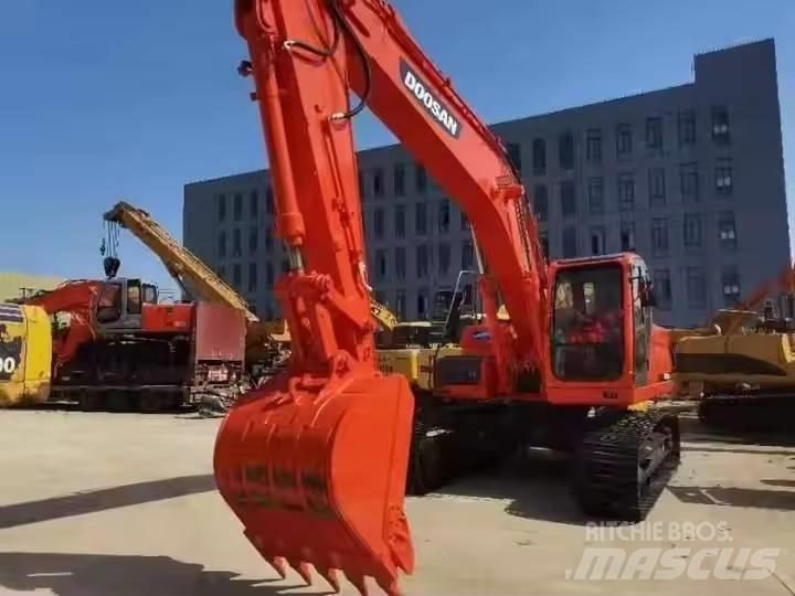Doosan DX225LC Pásové rýpadlá