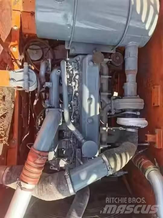 Doosan DX225LC Pásové rýpadlá