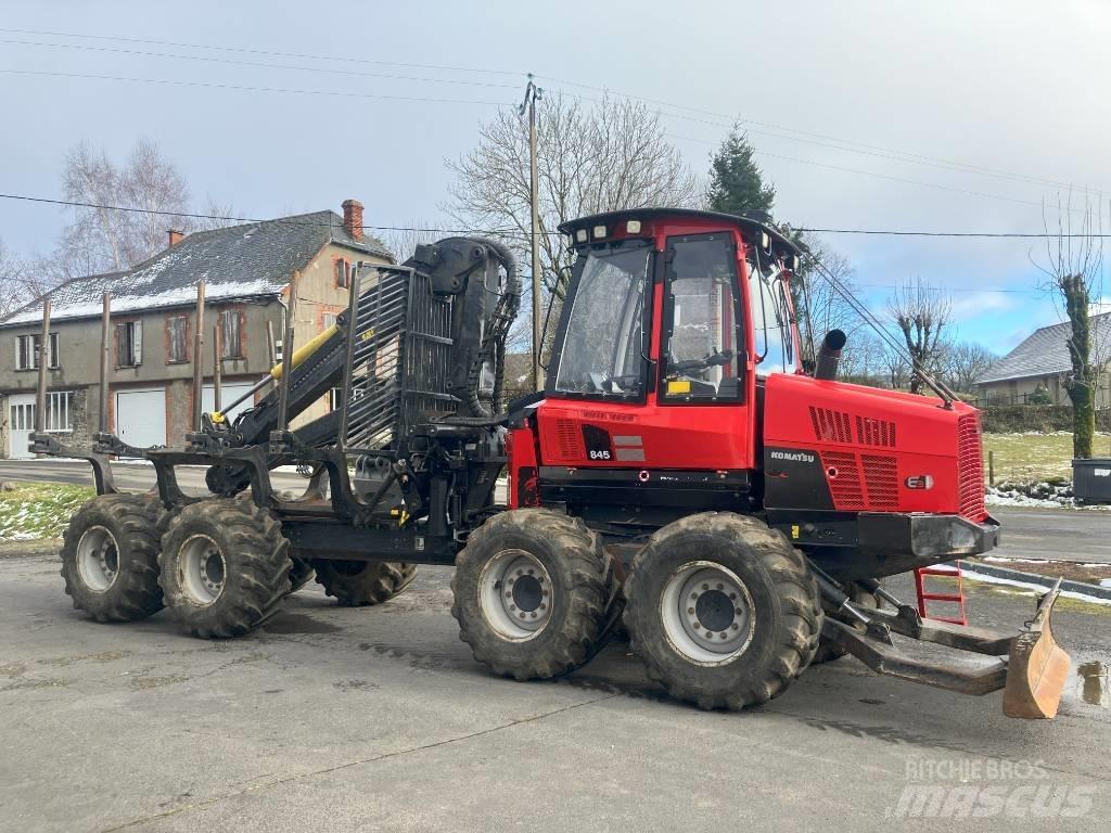 Komatsu 845 Lesné traktory