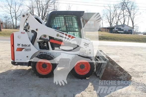 Bobcat S590 Šmykom riadené nakladače
