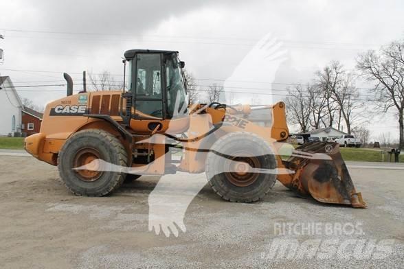 CASE 821E Kolesové nakladače