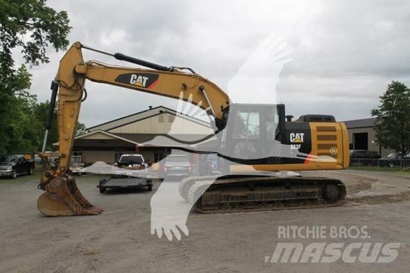 CAT 323FL Pásové rýpadlá