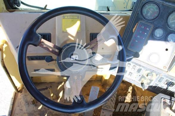 CAT 621F Skrejpre