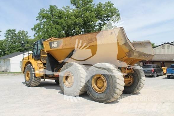 CAT 745 Kĺbové nákladné autá