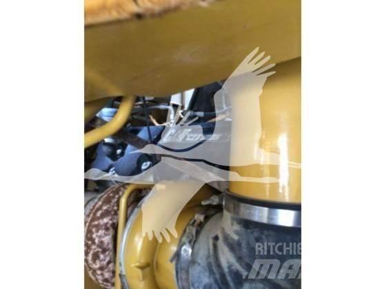 CAT 775F Kĺbové nákladné autá