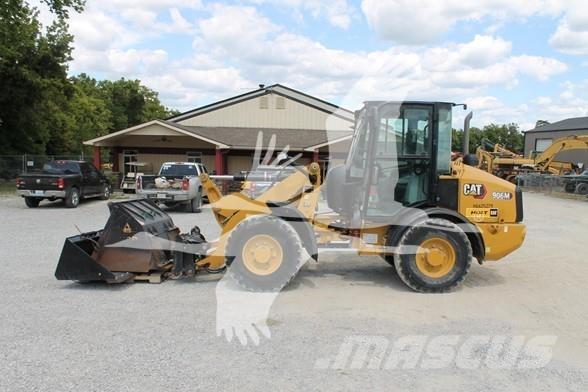 CAT 906M Kolesové nakladače