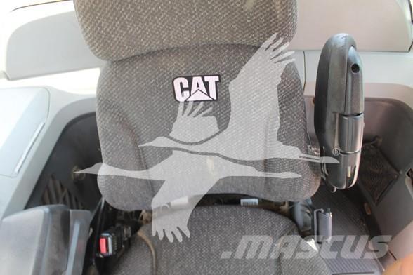CAT 930K Kolesové nakladače