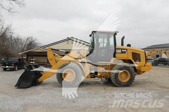 CAT 938M Kolesové nakladače