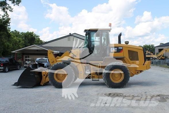 CAT 938M Kolesové nakladače