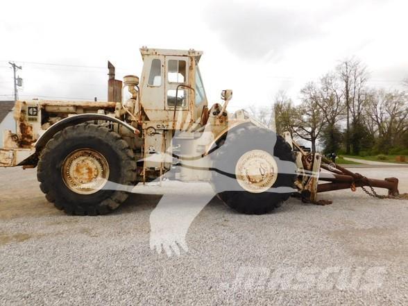 CAT 988 Kolesové nakladače