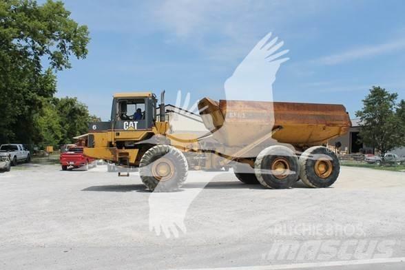 CAT D350E Kĺbové nákladné autá
