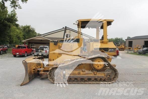 CAT D5M XL Pásové dozéry