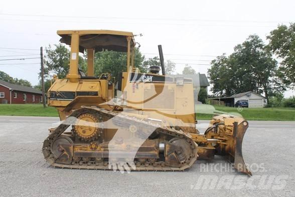 CAT D5M XL Pásové dozéry