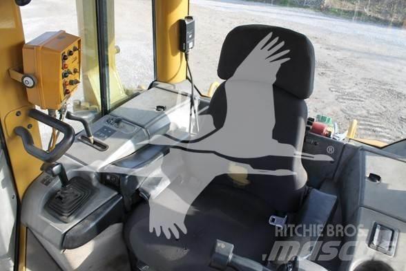 CAT D6N XL Pásové dozéry