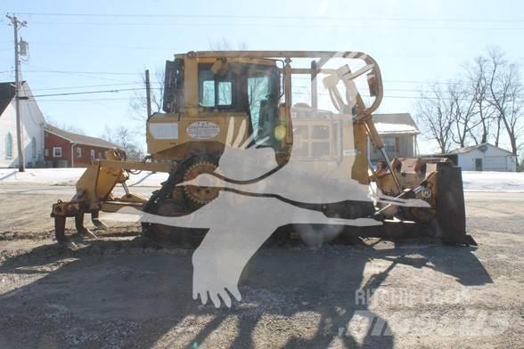 CAT D6T XL Pásové dozéry