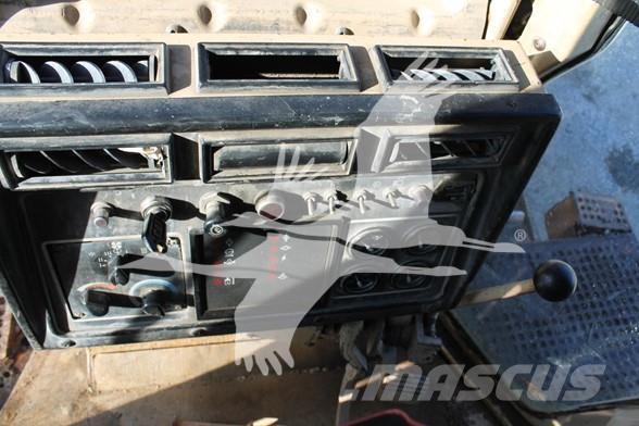 CAT D8N Pásové dozéry