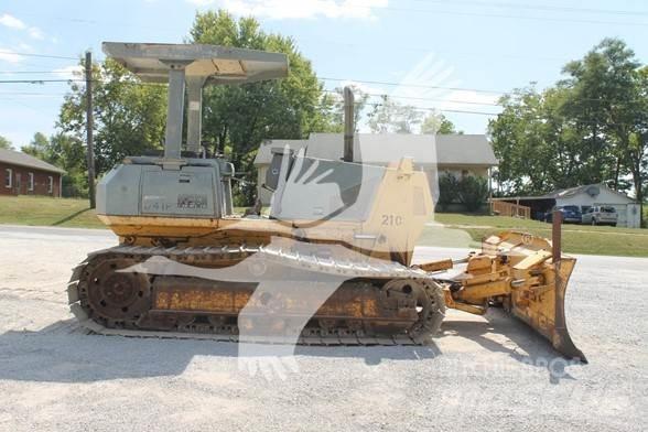 Komatsu D41P-6 Pásové dozéry