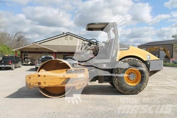 Volvo SD100D Ťahačové valce