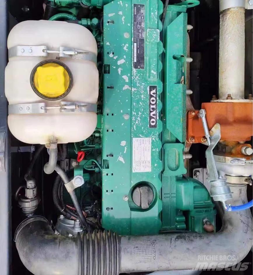 Volvo EC 220 Pásové rýpadlá
