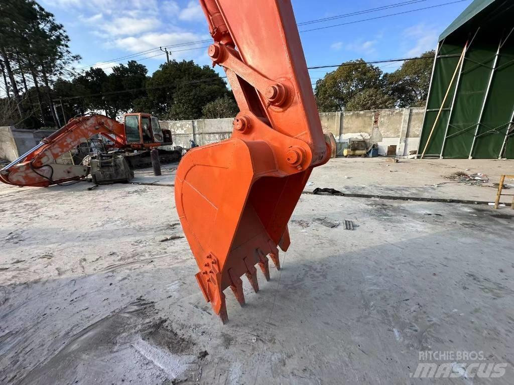 Hitachi ZX 200 Mini rýpadlá < 7t