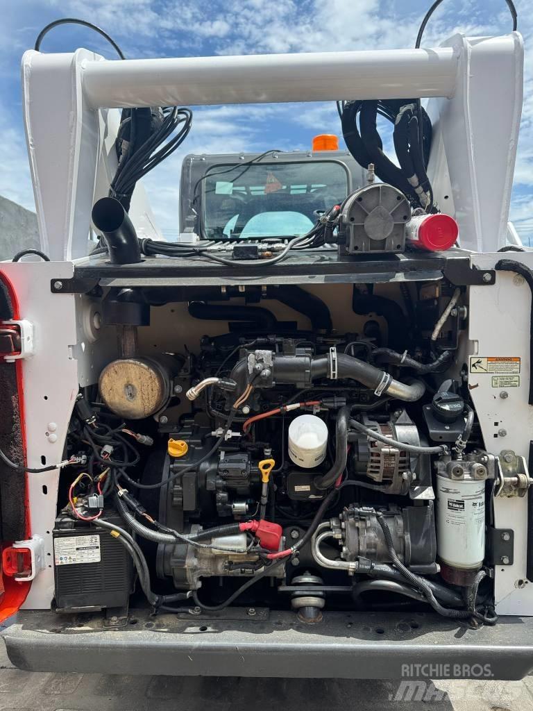 Bobcat T 740 Šmykom riadené nakladače