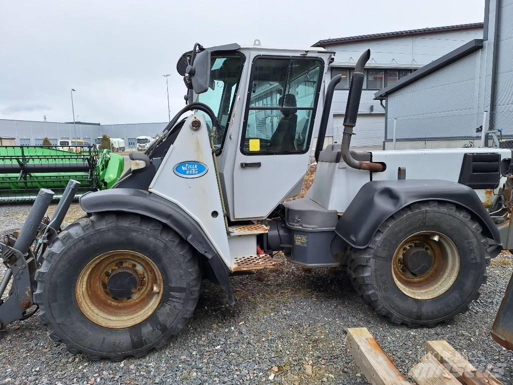 Wille 855c Kompaktné traktory