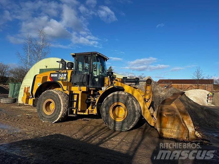 CAT 966M Kolesové nakladače