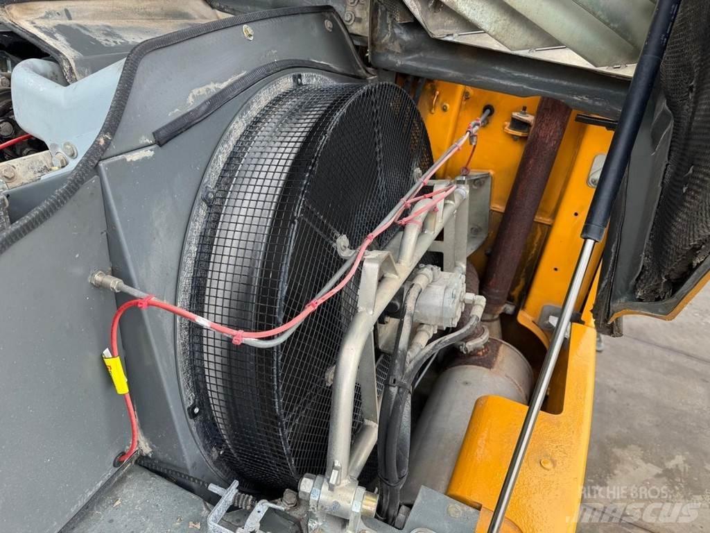 Liebherr A 316 Stroje pre manipuláciu s odpadom
