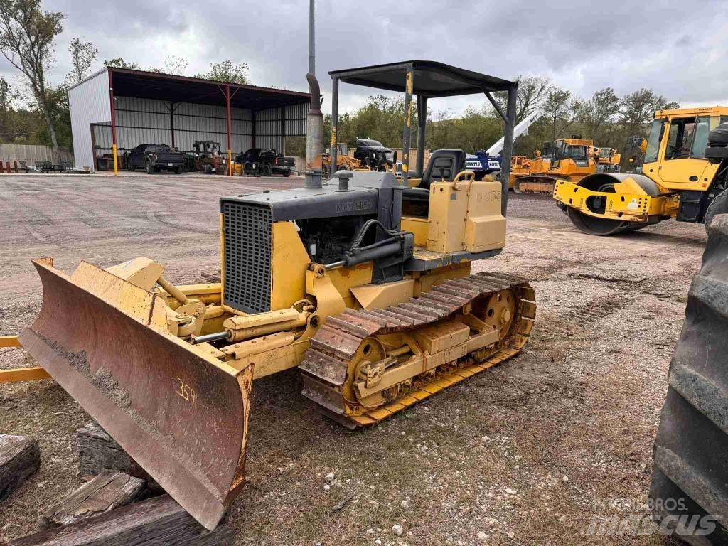 Komatsu D 21 P-5 Pásové dozéry