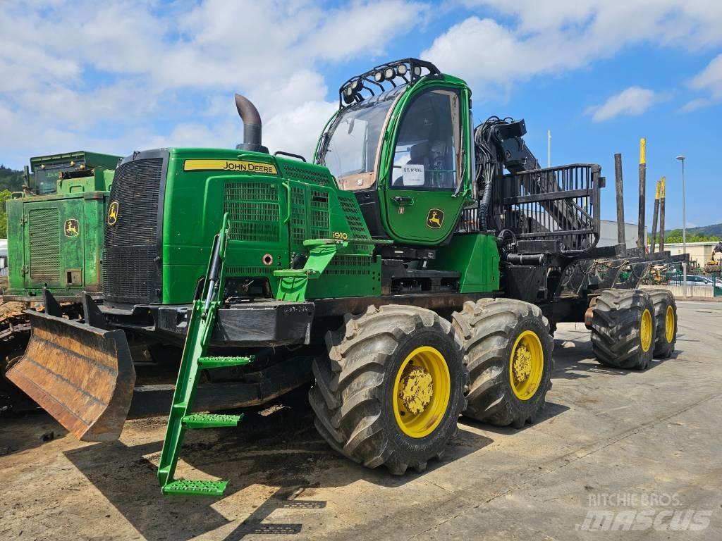 John Deere 1910G Lesné traktory