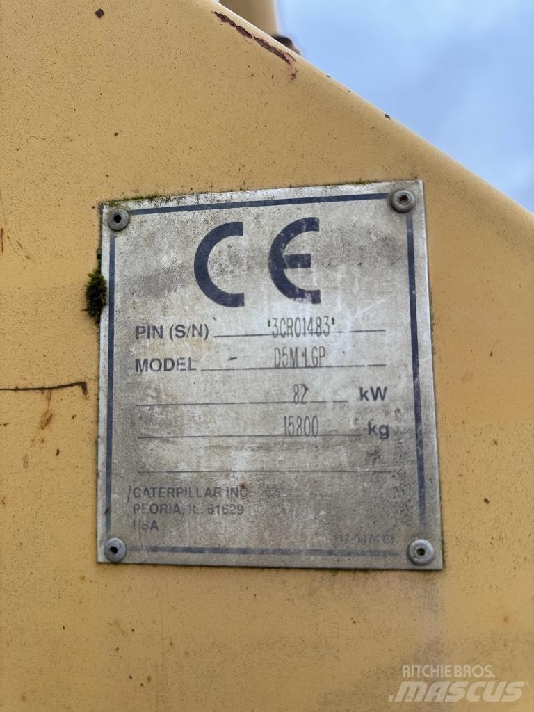 CAT D 5 M LGP Pásové dozéry
