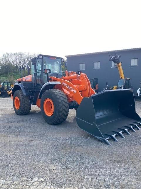 Hitachi ZW 220 Kolesové nakladače
