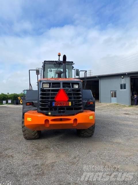 Hitachi ZW 220 Kolesové nakladače