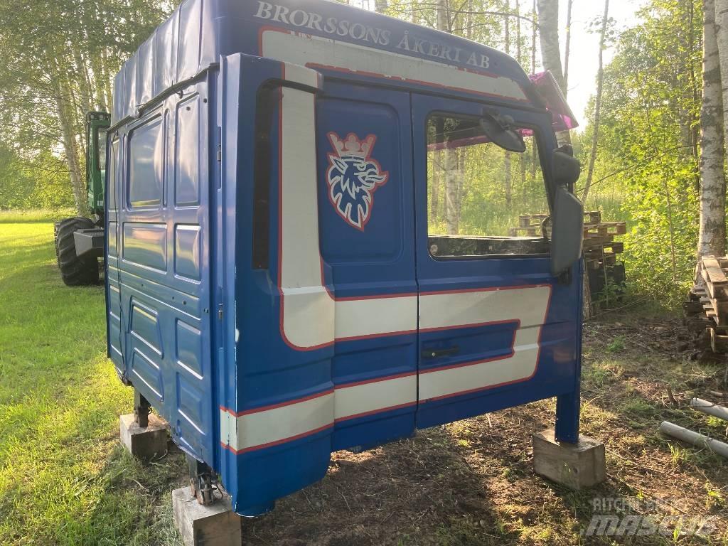 Scania 143 H Kabíny a interiér
