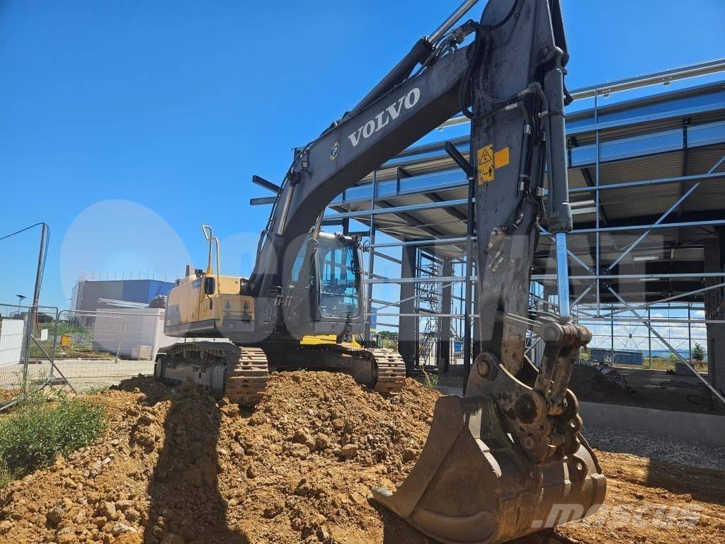 Volvo EC 220 DL Pásové rýpadlá