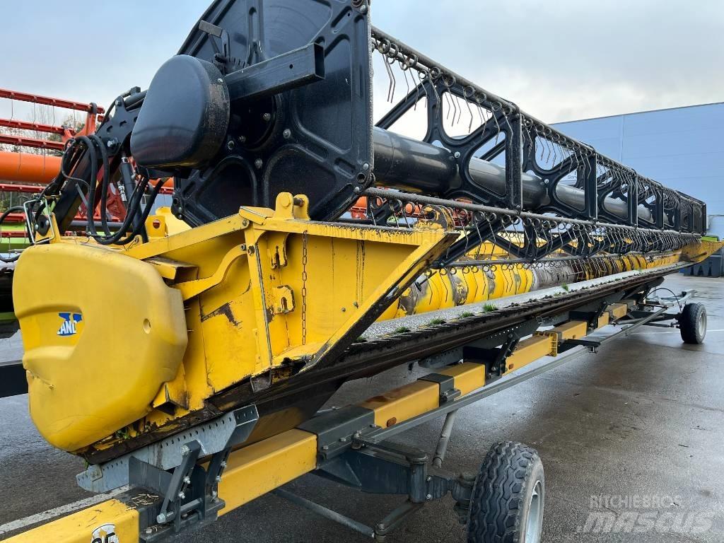 New Holland CR 9.90 Kombinované zberacie stroje