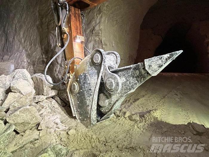 Liebherr R956HD Špeciálne bagre