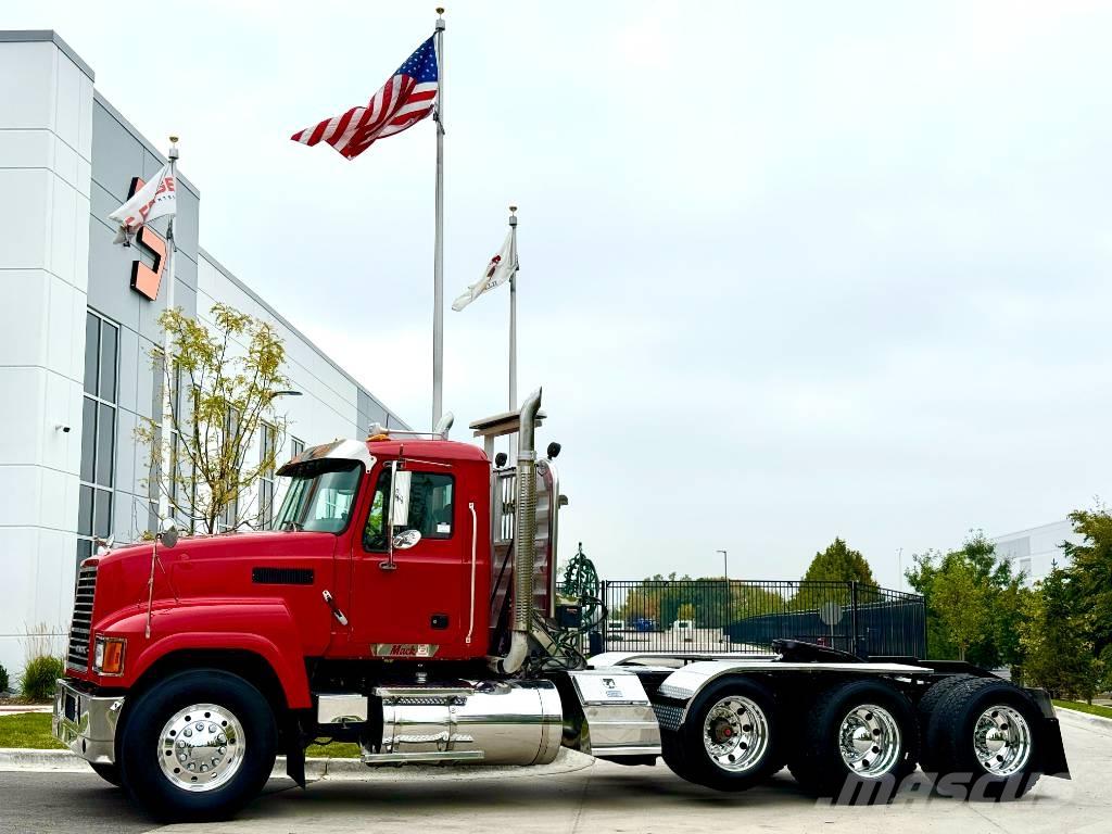 Mack CHU 613 Ťahače