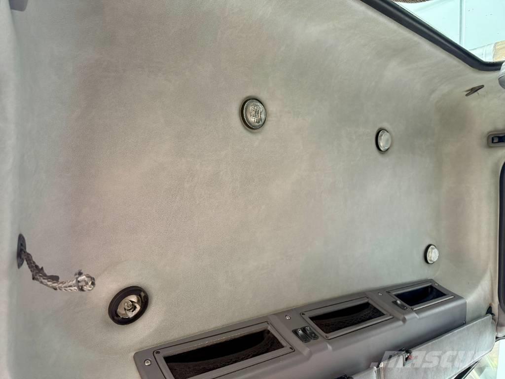 Mack CHU 613 Ťahače