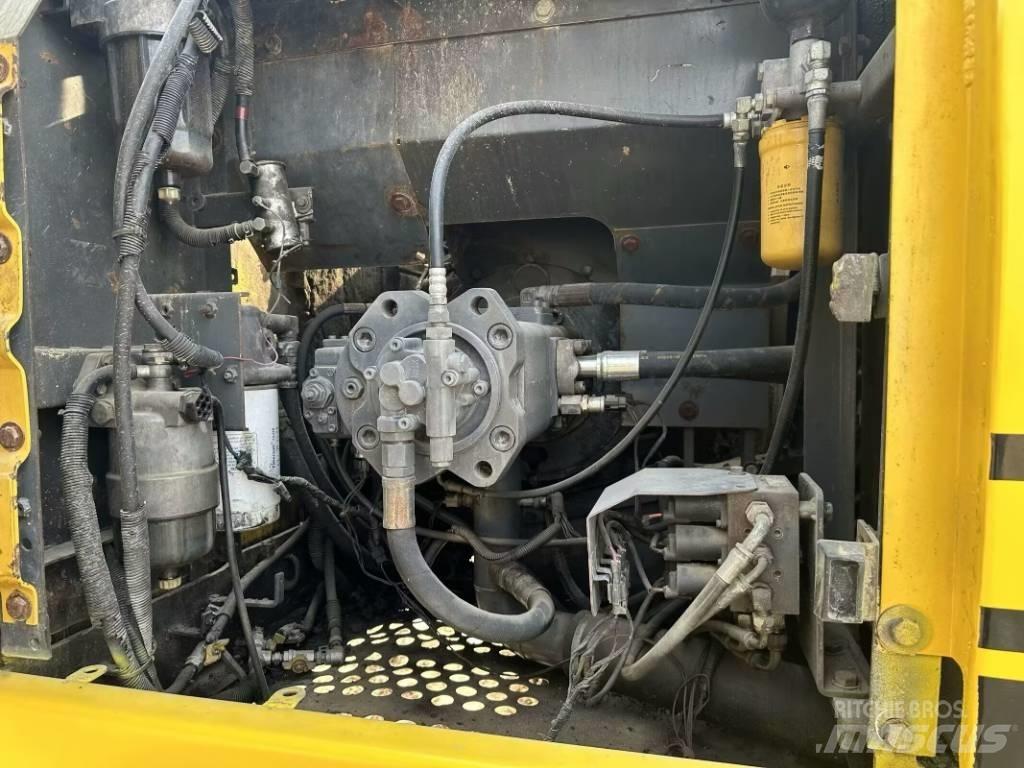 Sumitomo SH200-5 Pásové rýpadlá